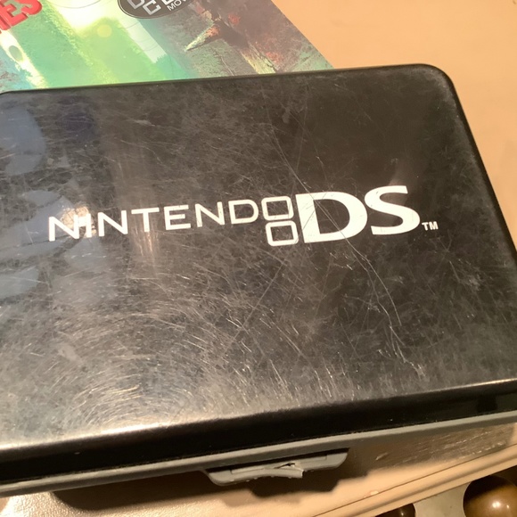 Nintendo - Picture 2 of 4